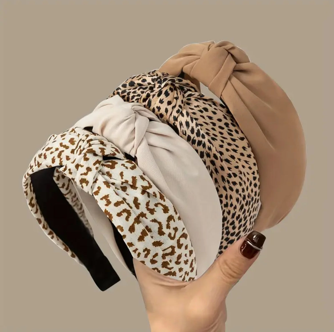 عصابة رأس مضفرة غير قابلة للانزلاق بتصميم بسيط، قطعة واحدة