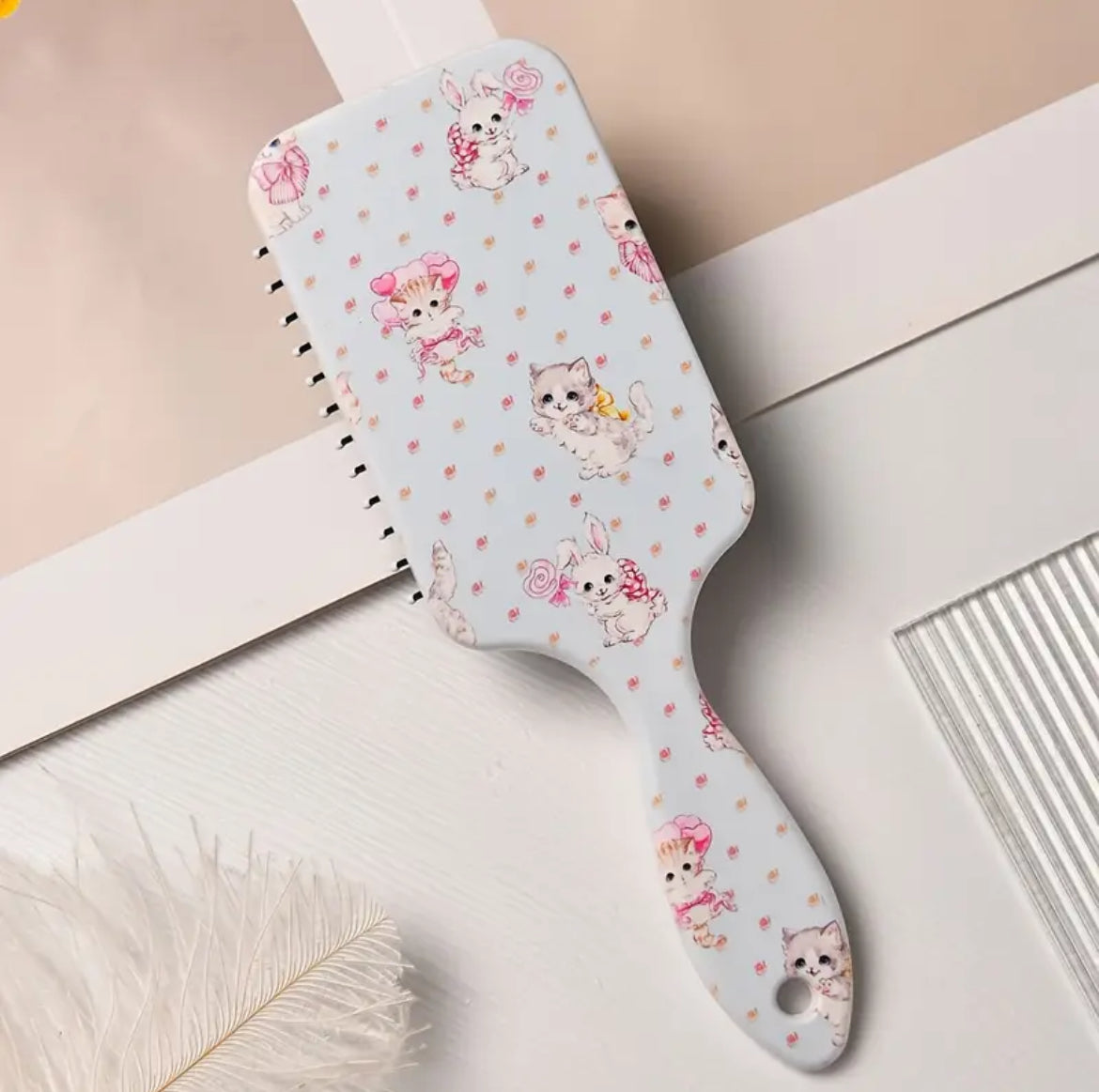 مشط هوائي لطيف على شكل قطة، فرشاة شعر كبيرة من شعيرات النايلون للفتيات، وفك تشابك الشعر مضاد للكهرباء الساكنة، بتصميم زهرة وقط