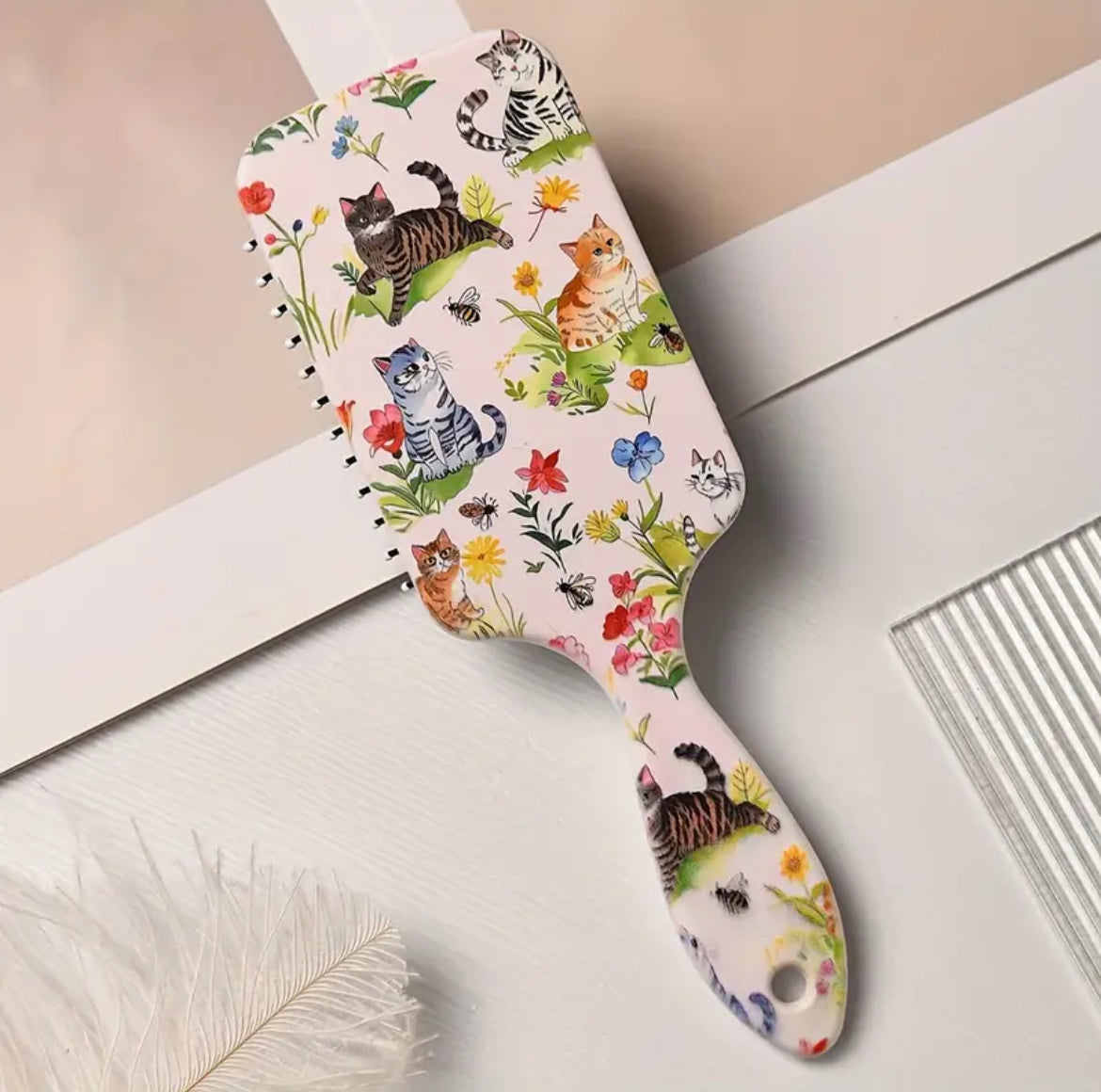 مشط هوائي لطيف على شكل قطة، فرشاة شعر كبيرة من شعيرات النايلون للفتيات، وفك تشابك الشعر مضاد للكهرباء الساكنة، بتصميم زهرة وقط