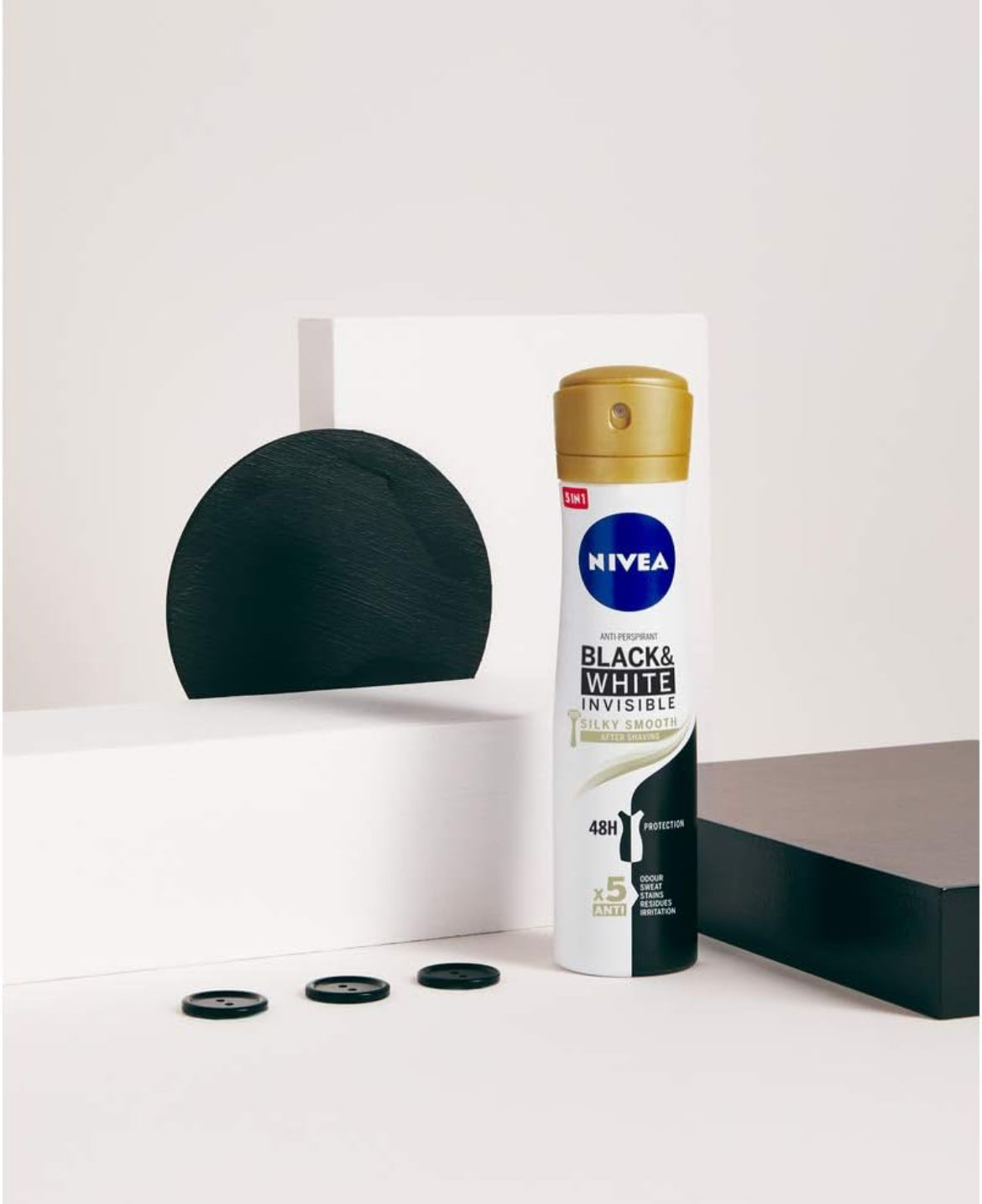 مزيل عرق نيفيا للنساء للأسود والأبيض غير مرئي وحريري ناعم ×5 مضاد للتعرق يدوم 72 ساعة