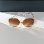 نظارات شمسية مربعة كبيرة الحجم للنساء ذات أنماط هندسية صغيرة وعدسات متدرجة