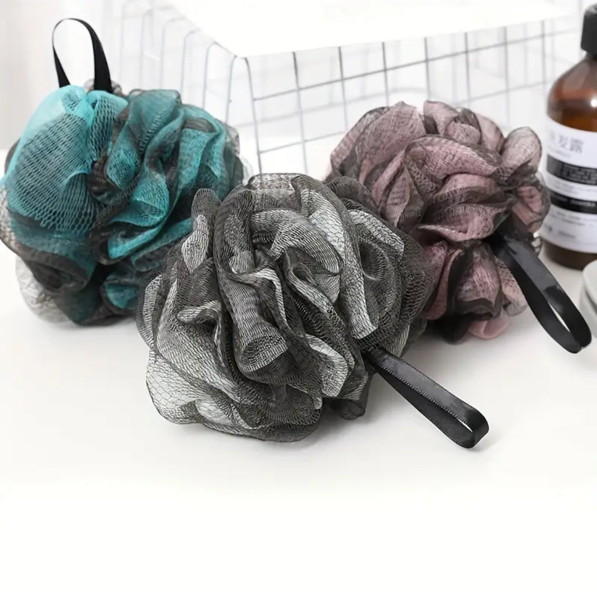 إسفنجات استحمام مقشرة بمطاطة، مصنوعة من شبكة ناعمة عديمة الرائحة مع حبل