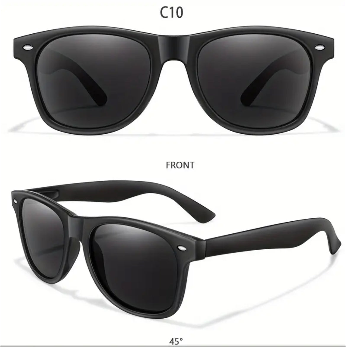 Paires De Lunettes De Soleil Classiques Avec Des Verres Colorés