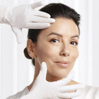 كريم النهار ريفايتاليفت ليزر X3 تريبل أكشن المضاد للشيخوخة بعامل حماية من الشمس 25 من لوريال باريس