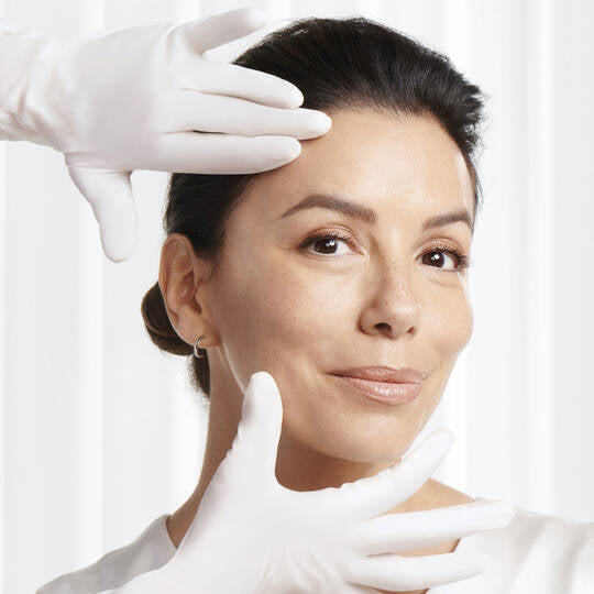 كريم النهار ريفايتاليفت ليزر X3 تريبل أكشن المضاد للشيخوخة بعامل حماية من الشمس 25 من لوريال باريس