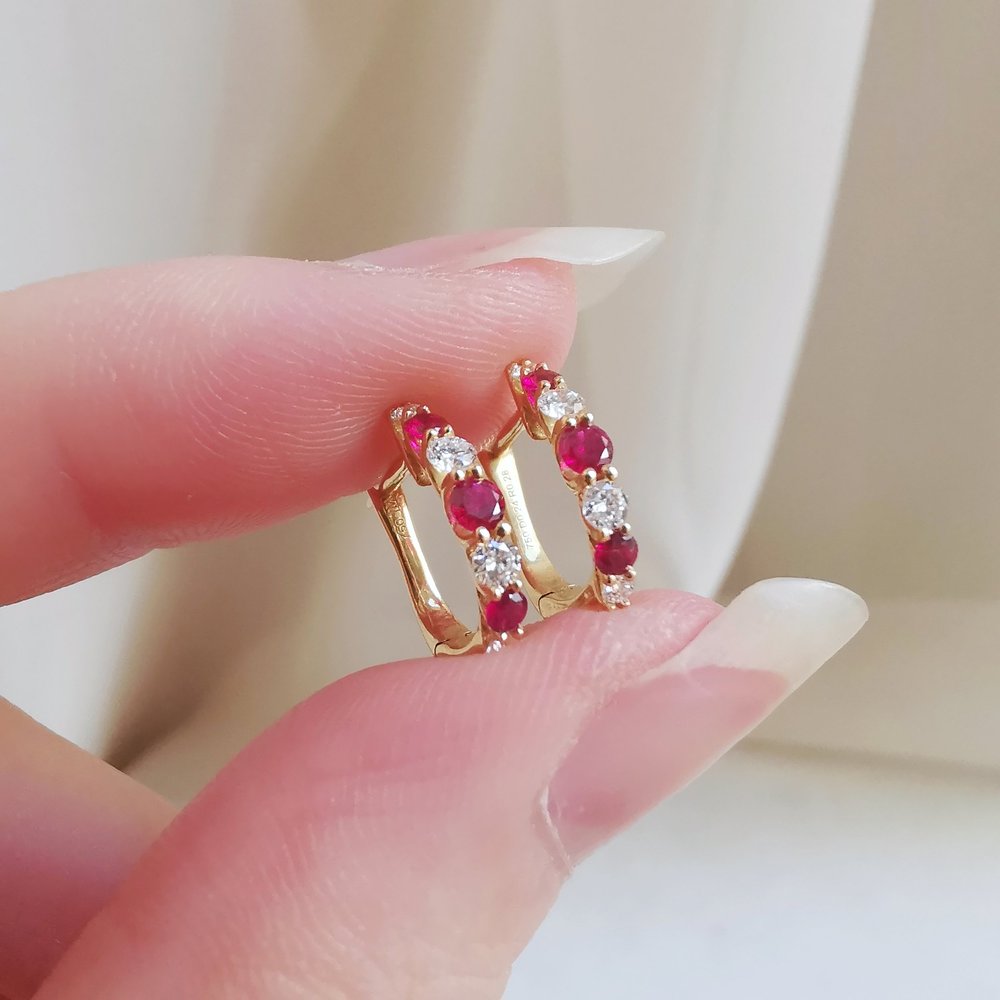 Boucles “Passion Dorée” – Rouge Rubis & Éclat Doré