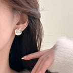 Boucles D’Oreilles “Éclosion Dorée” – Pétales Dorés En Mouvement