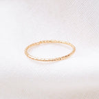 Bague en or texturée