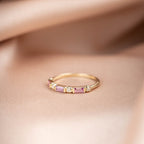 Bague de mariage saphir rose or  carats diamant, demi-bande éternité baguette - Kyklos Jewelry