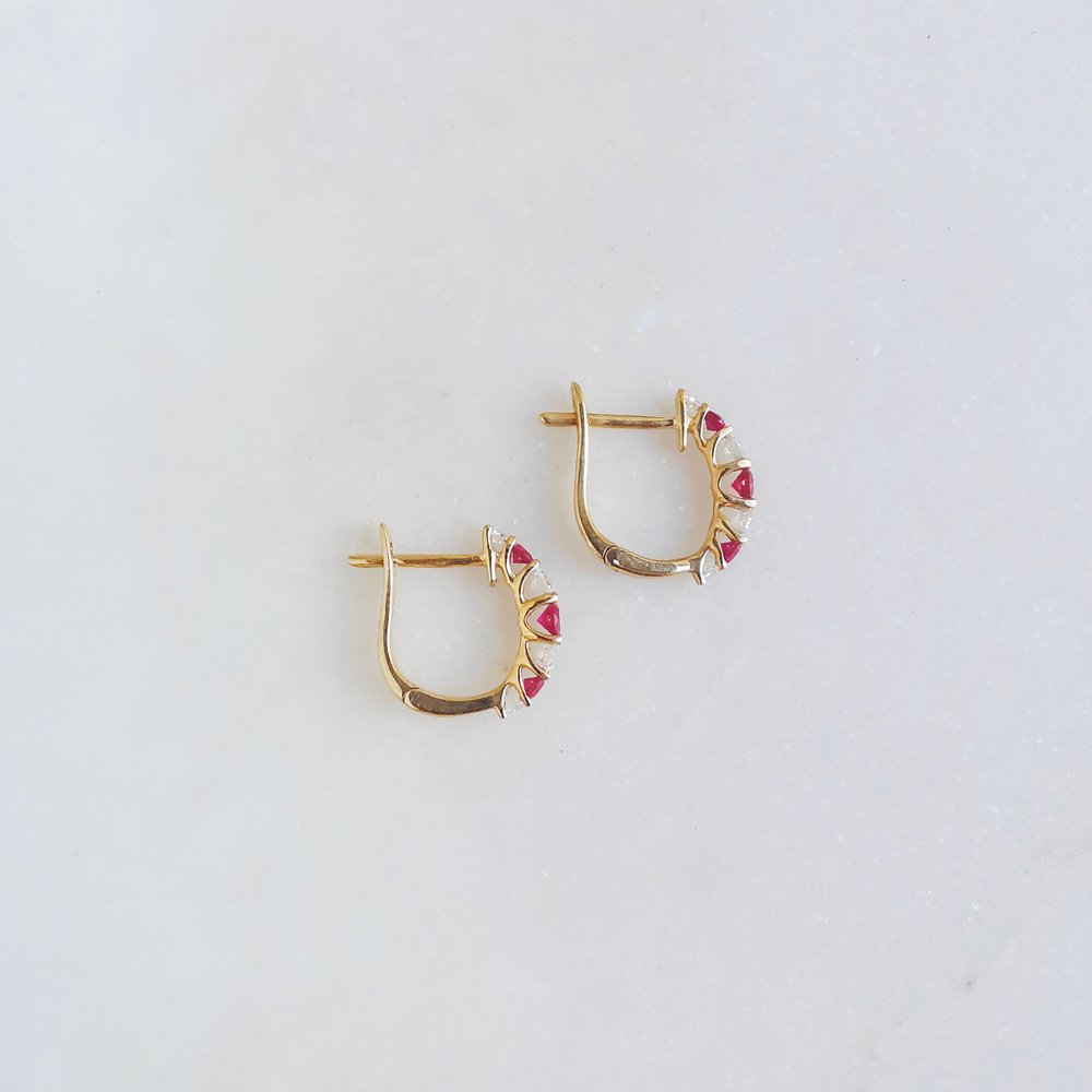 Boucles “Passion Dorée” – Rouge Rubis & Éclat Doré