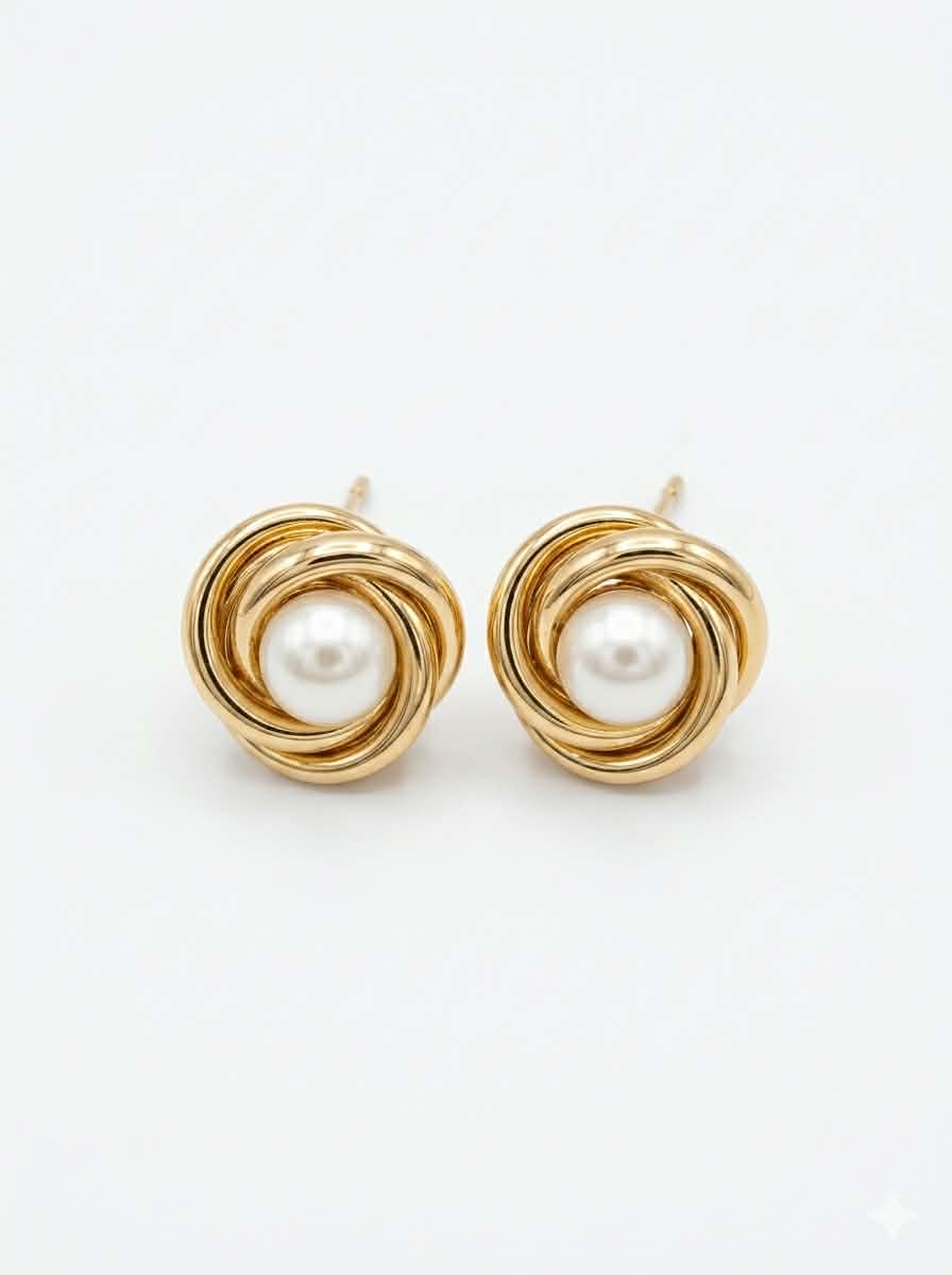 Boucles D’oreilles Dorées Avec Perles Élégantes