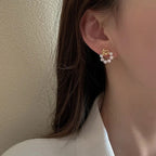 Boucles D’Oreilles “Couronne De Rose” – Design Perlé Circulaire