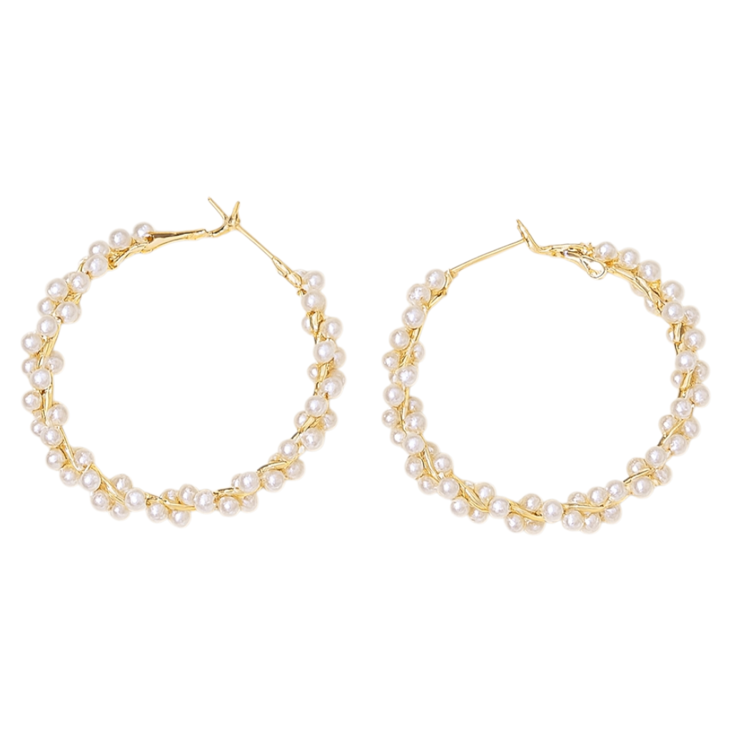 أقراط حلقية من اللؤلؤ