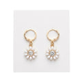 Boucles D’oreilles Fleur Blanche Dorées ✨