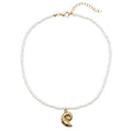 Collier De Perles Blanches Avec Pendentif Doré